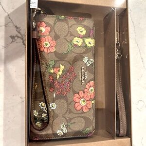 NIB COACH ZIP AROUND WALLET SIGNATURE FLORAL EXTRA STRAP +BONUS!